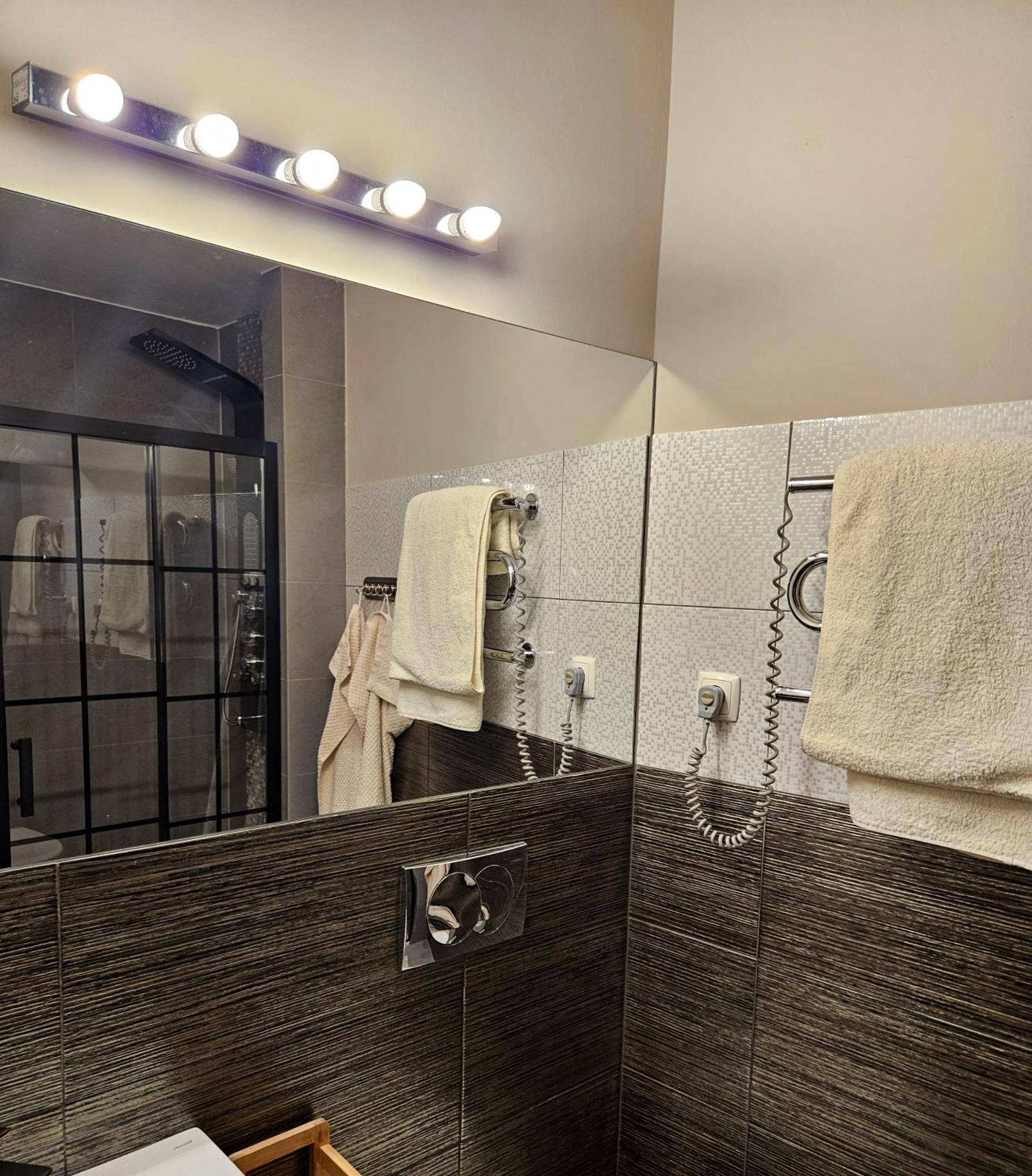 Sara -Mikolajska - Rynek - Netflix Hydromassage Apartment Krakow Exterior photo